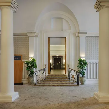 The Queens Hotel 